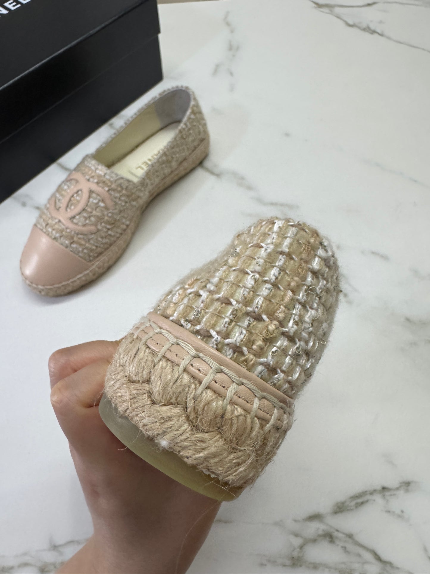 CHANEL 淺杏色軟呢漁夫鞋