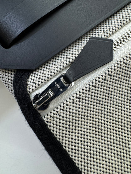 HERMES Mini Herbag 熊貓黑扣