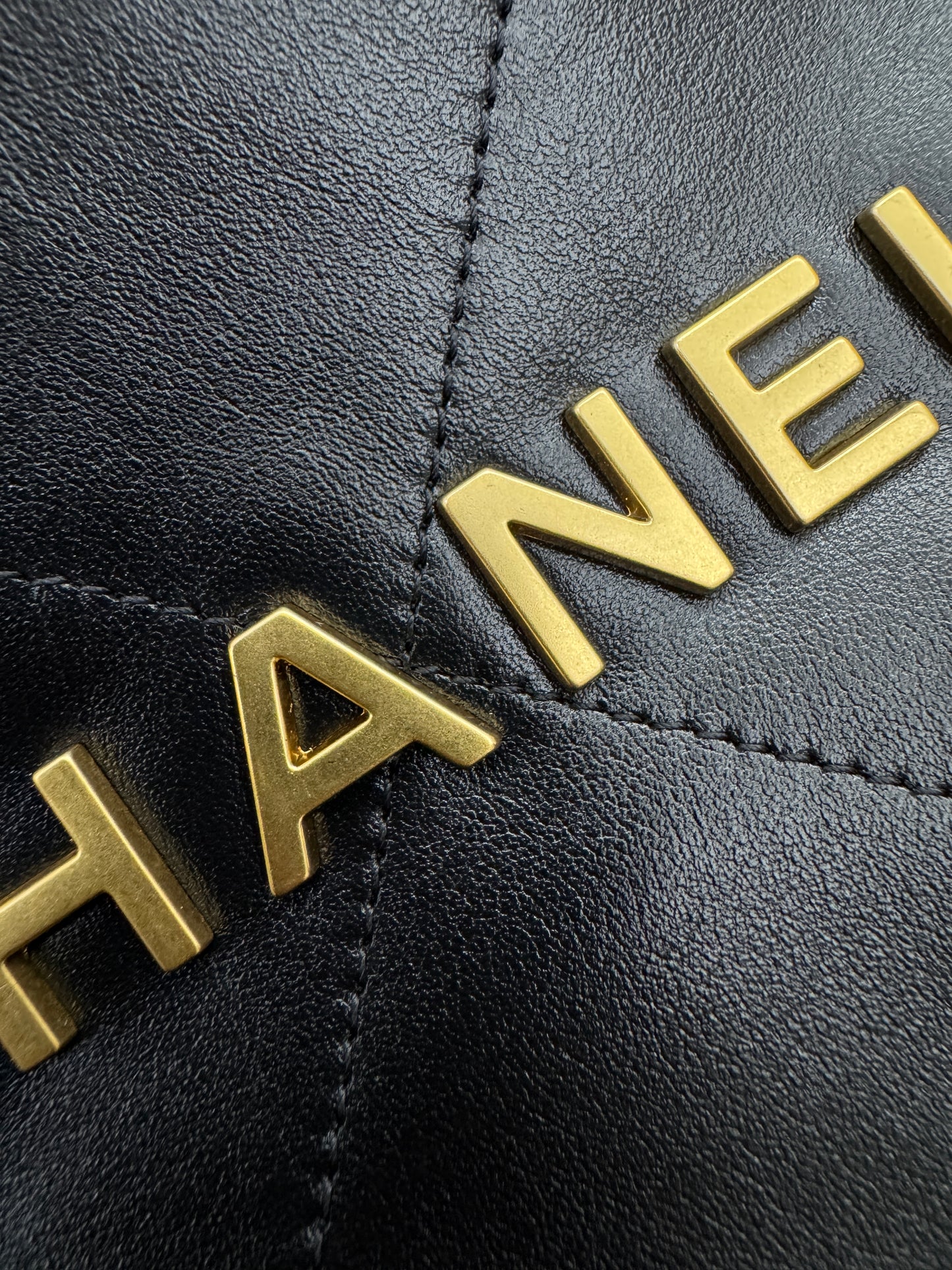 CHANEL 22Bag Medium 黑金