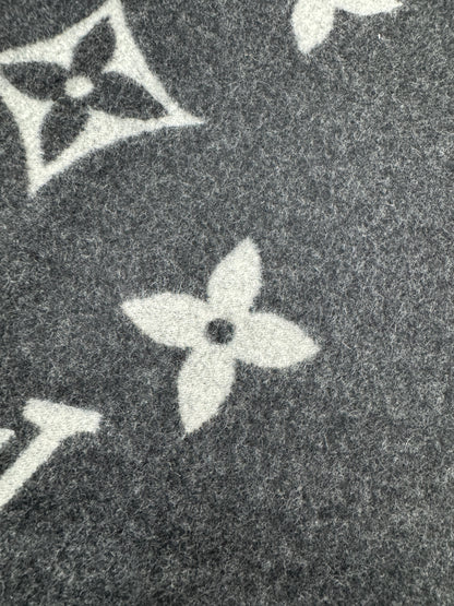 LV Reykjavik Scarf 100% Cashmere Black