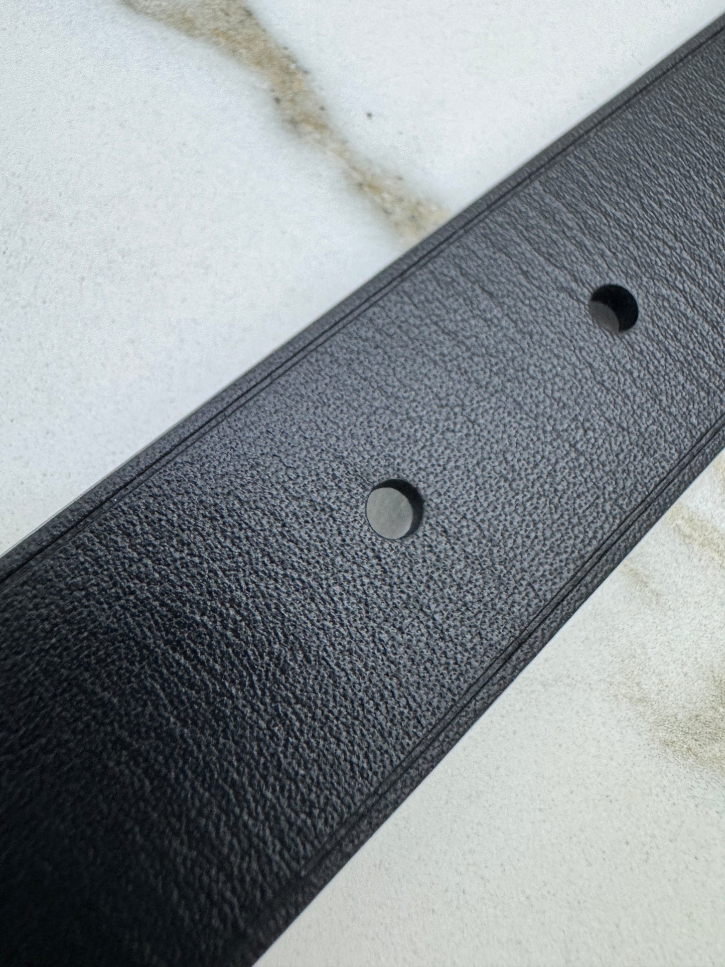 MIU MIU 鏤空扣皮帶