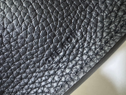 THE ROW Marguax 12 黑銀荔枝紋