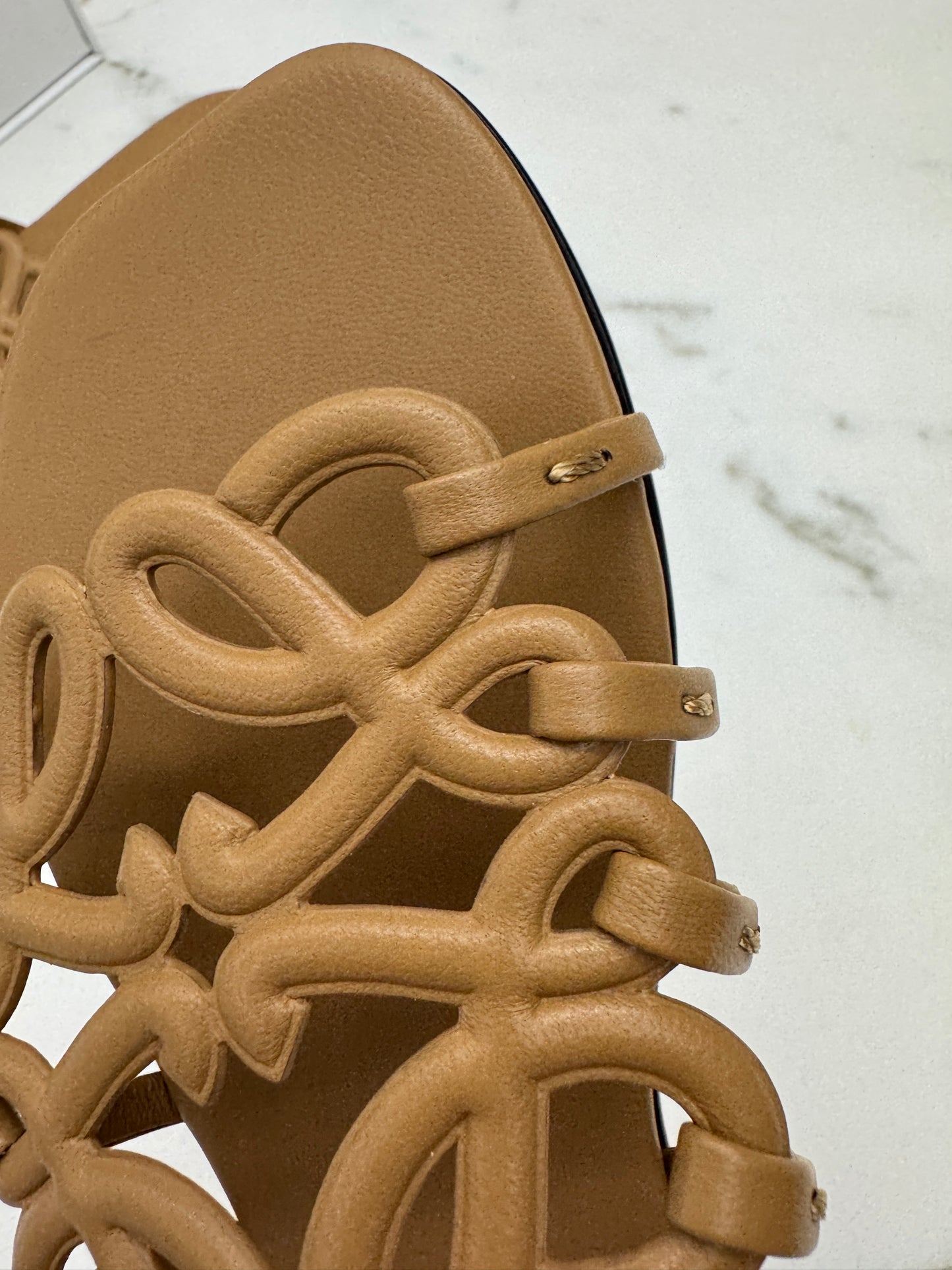 LOEWE Anagram Sandals 卡其棕