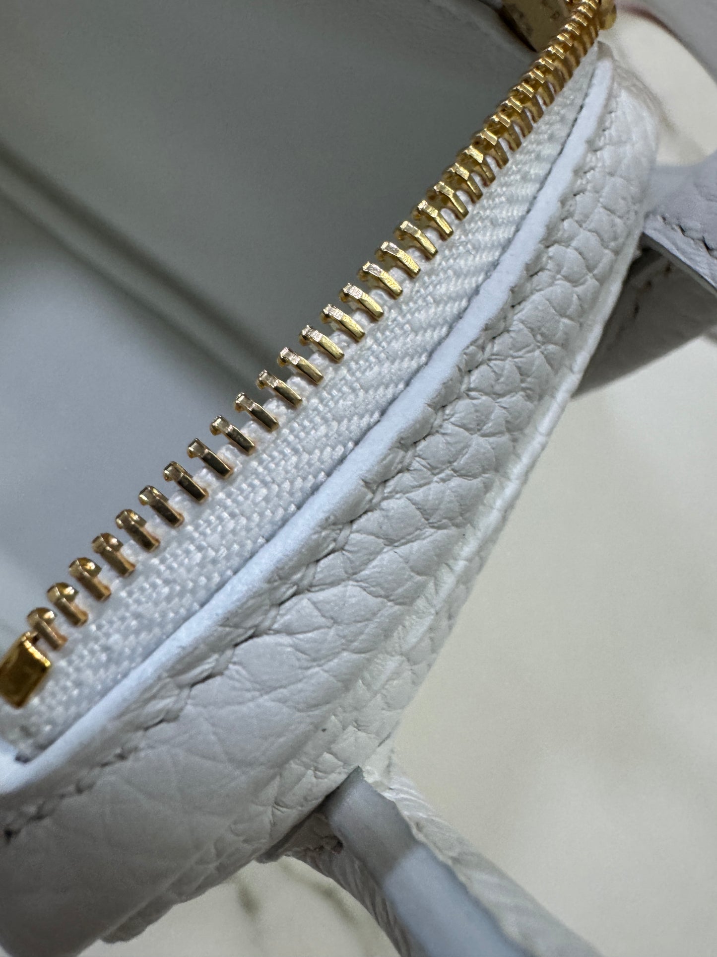 HERMES Mini Lindy II 純白色TC 金扣 GHW