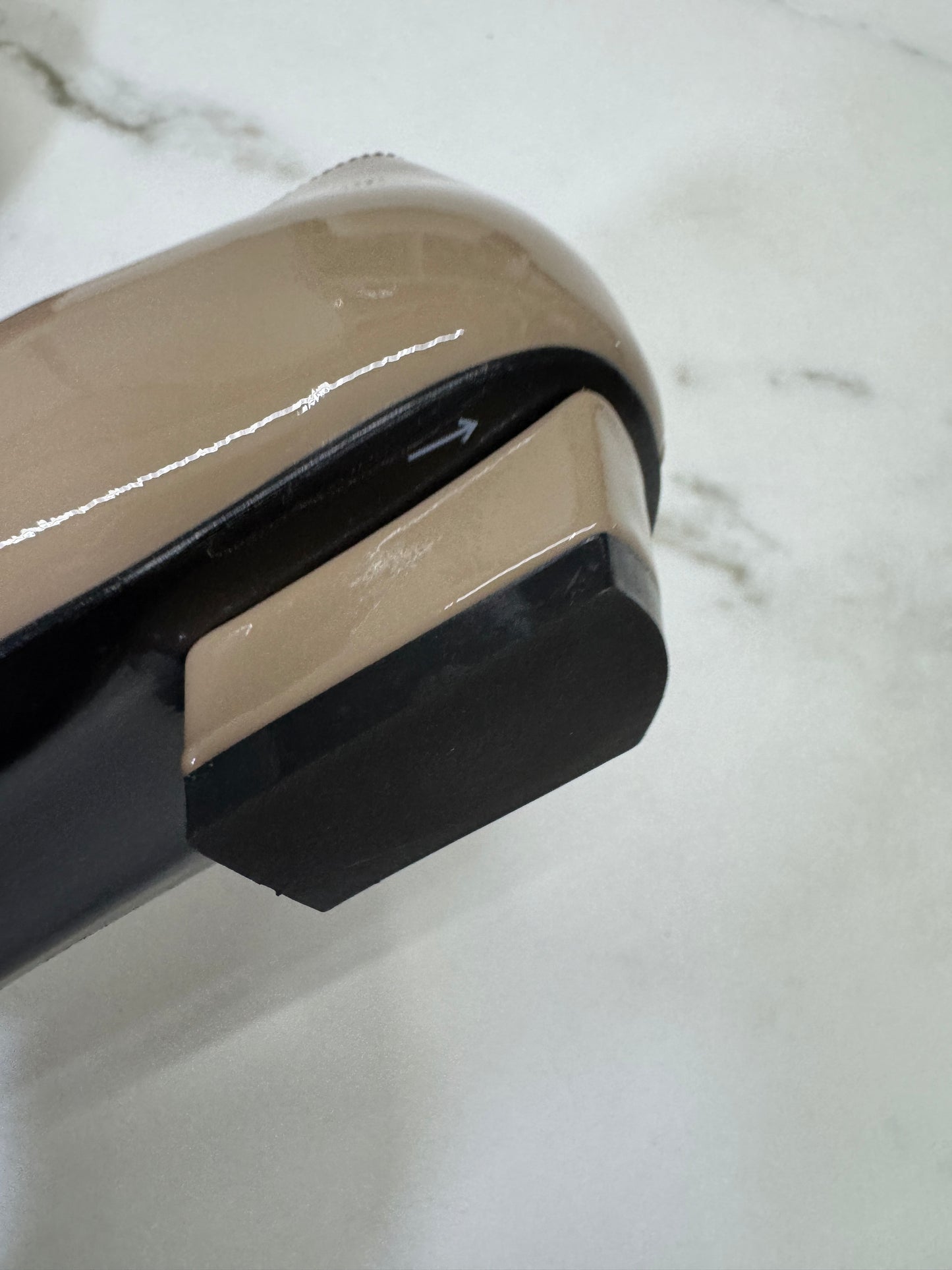 RV 喇叭跟 2.5cm 漆皮