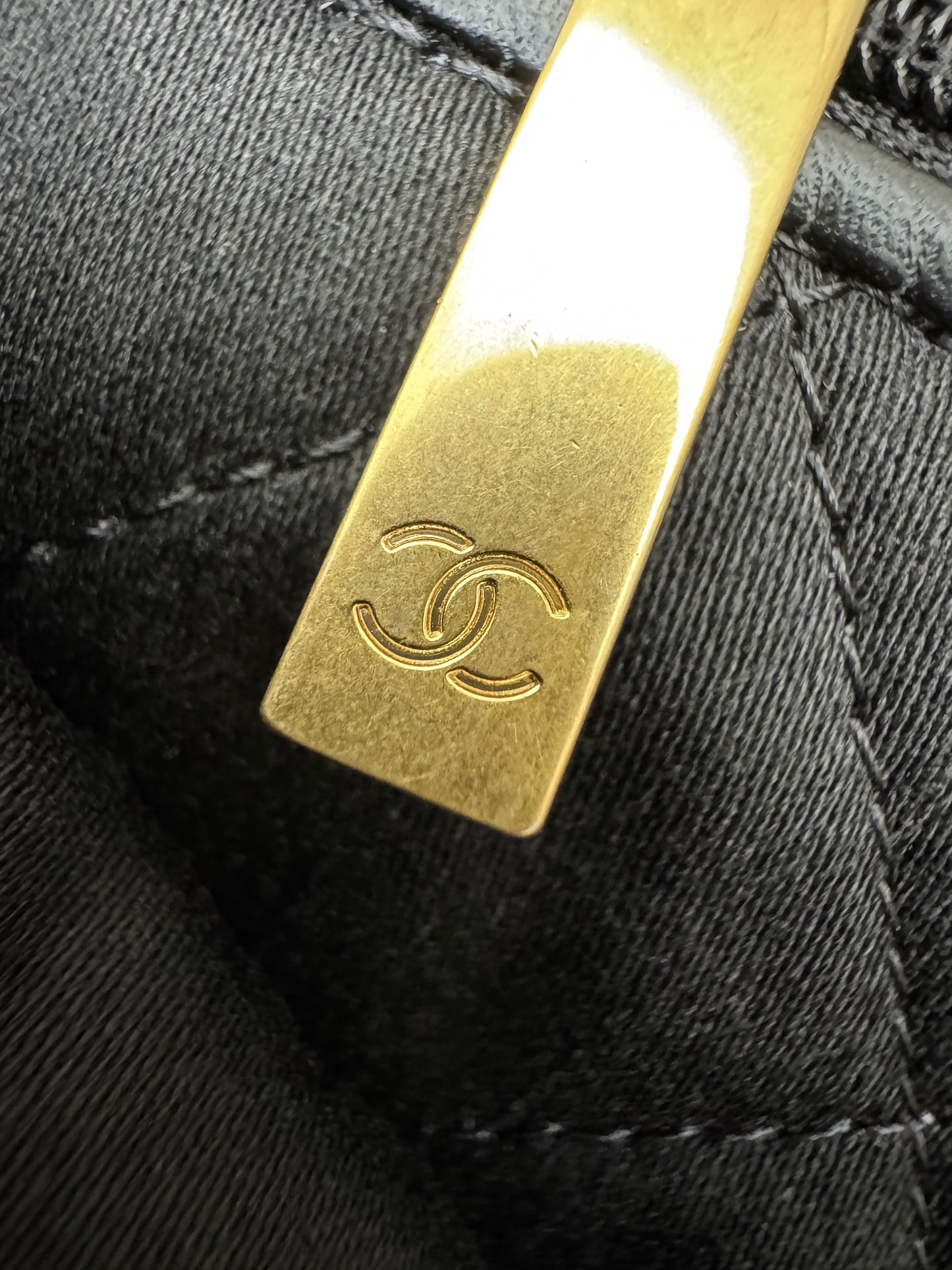 CHANEL 22Bag Medium 黑金