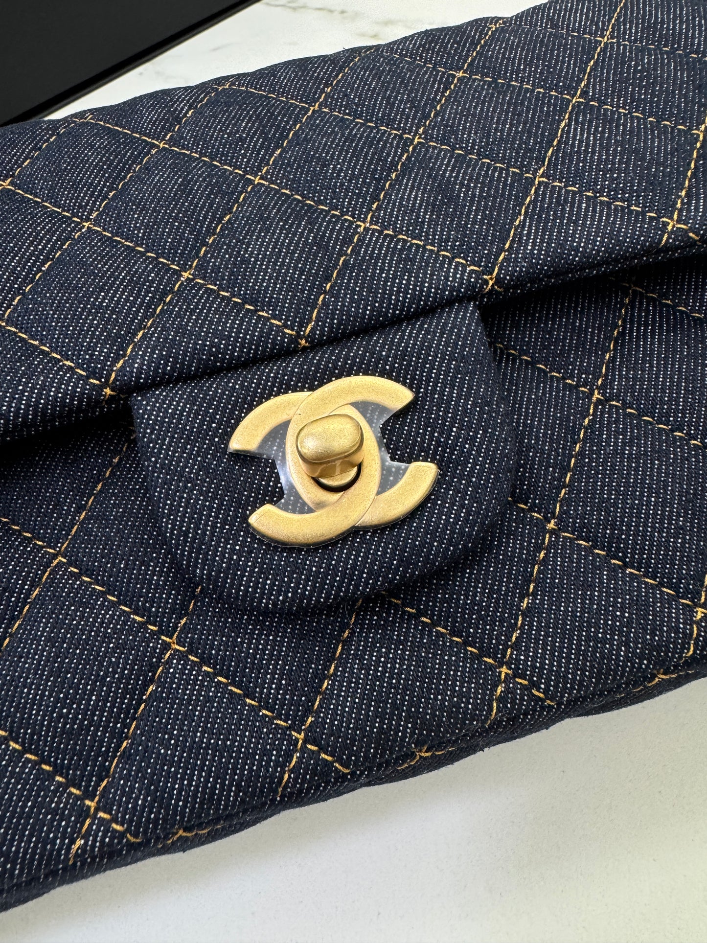 CHANEL 26P深藍牛仔 CF25 Medium