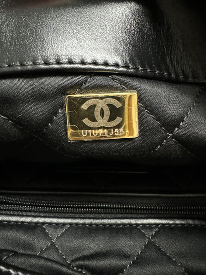 CHANEL 22 Backpack 黑金