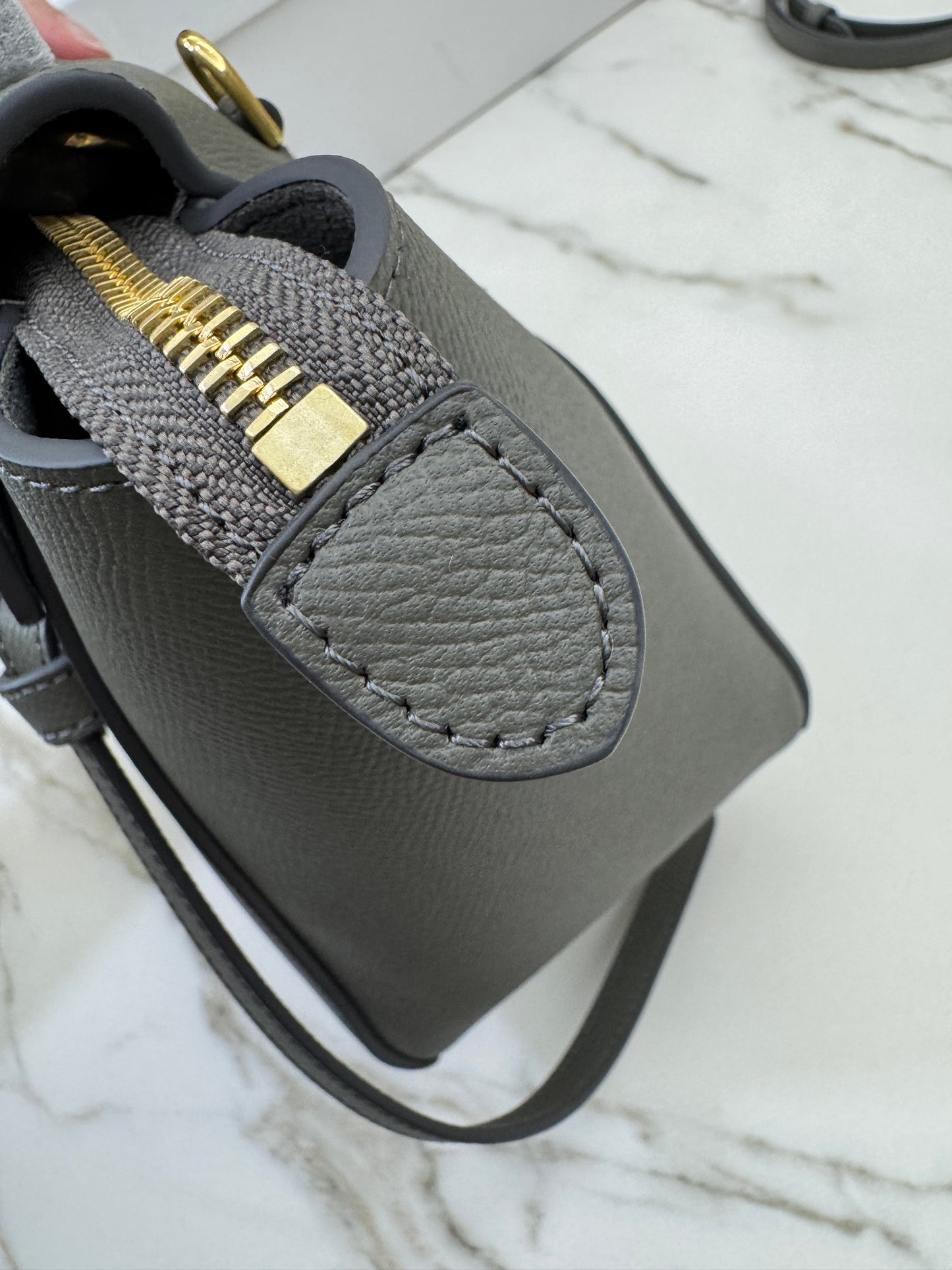 CELINE Belt Bag Nano 深灰色