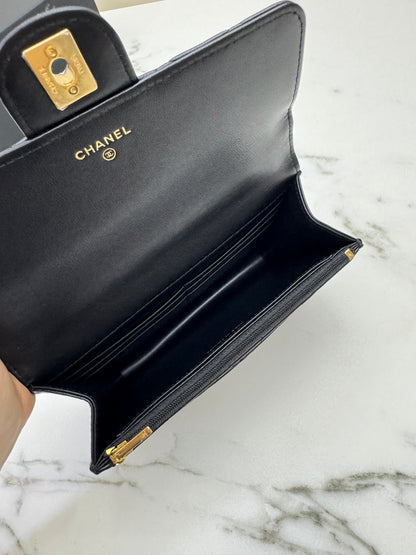 CHANEL 25B 手柄郵差 Wallet on Chain