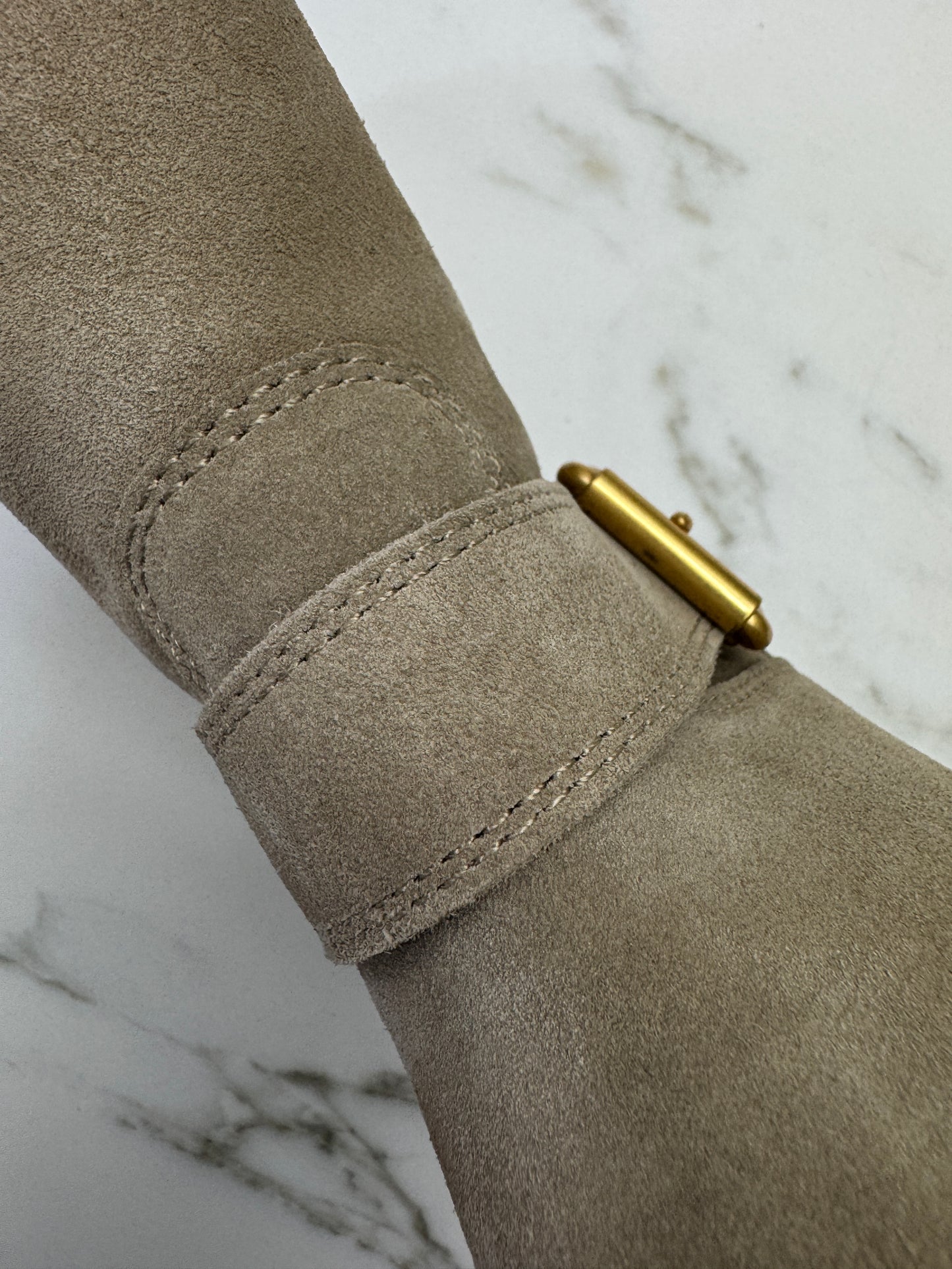 PRADA 卡其色麂皮中筒靴