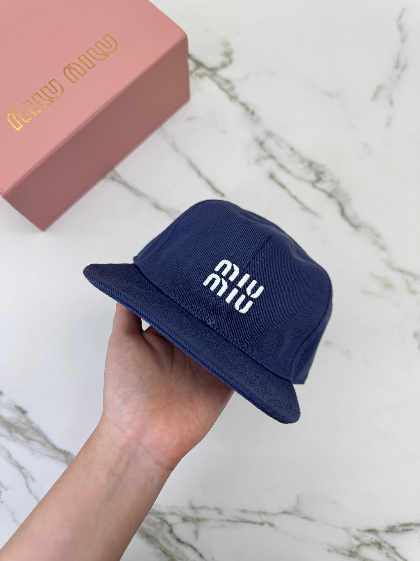 MIU MIU 後抽繩鴨舌帽 深藍