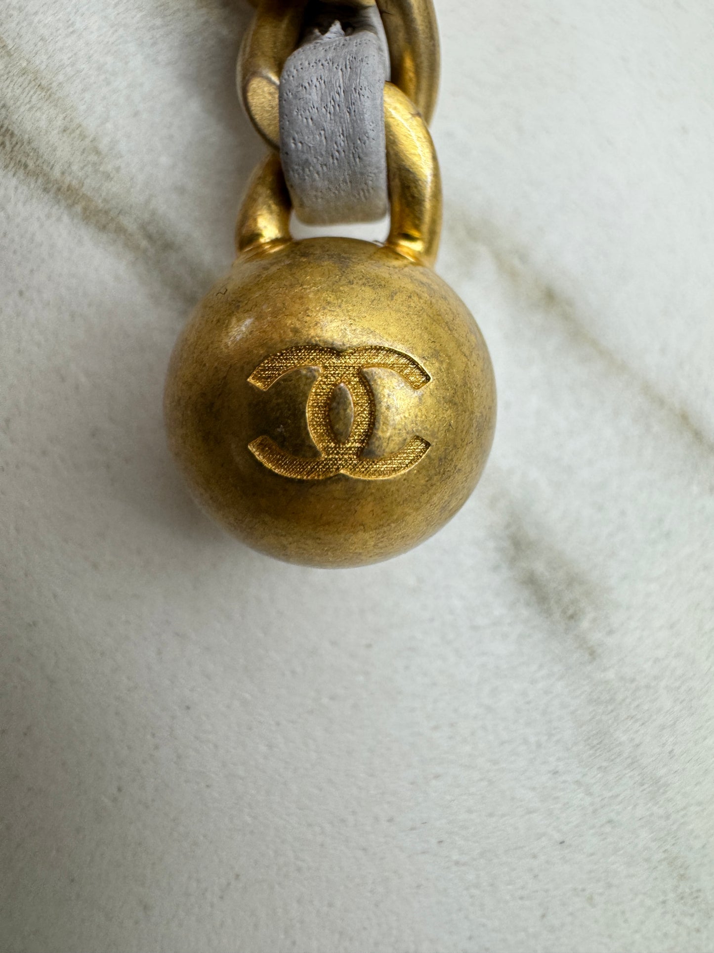 CHANEL Mini CF20 金球 淺灰色