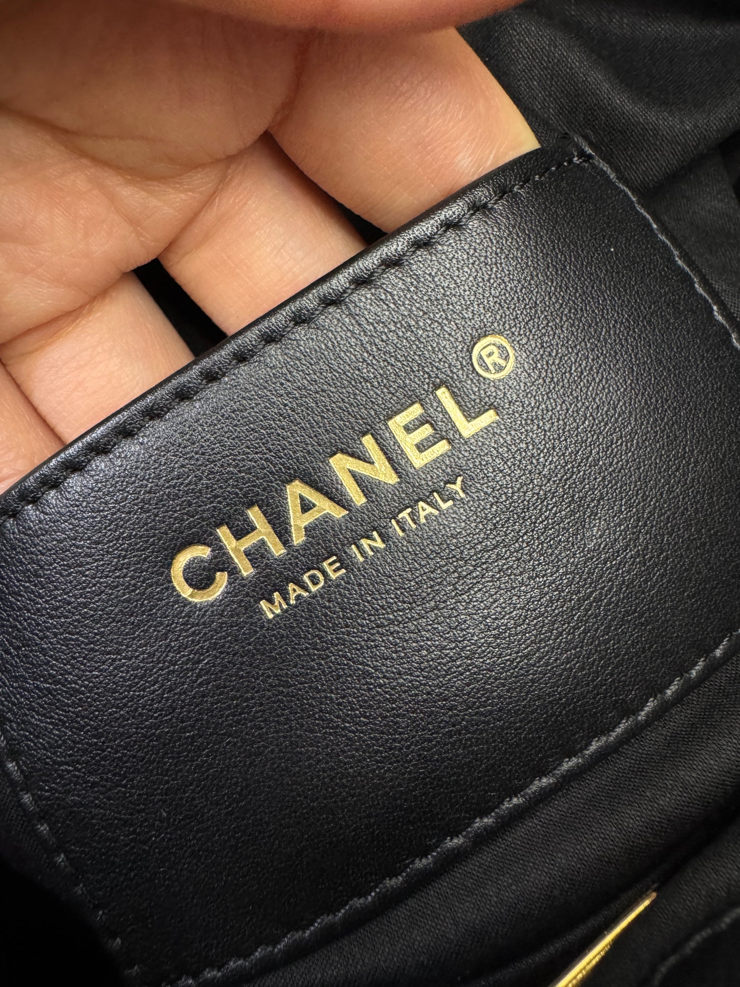 CHANEL Mini 25 Bag 黑色荔枝皮 金扣 Caviar Calfskin GHW