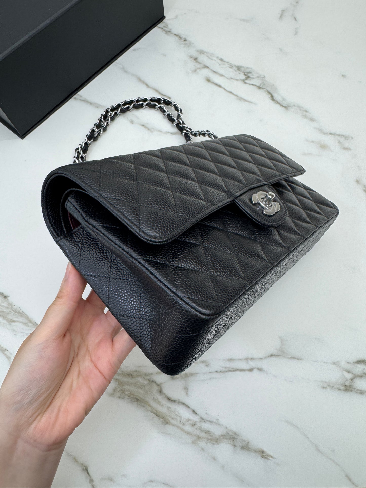 CHANEL CF25 Medium 黑銀牛