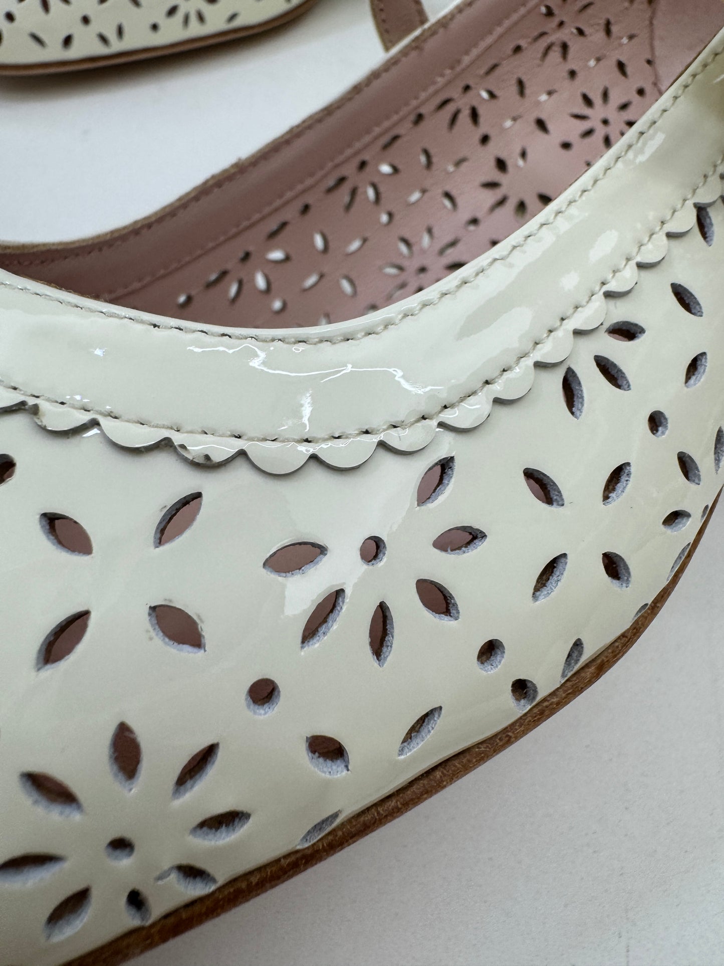 RV 小雛菊鏤空 Mary Jane