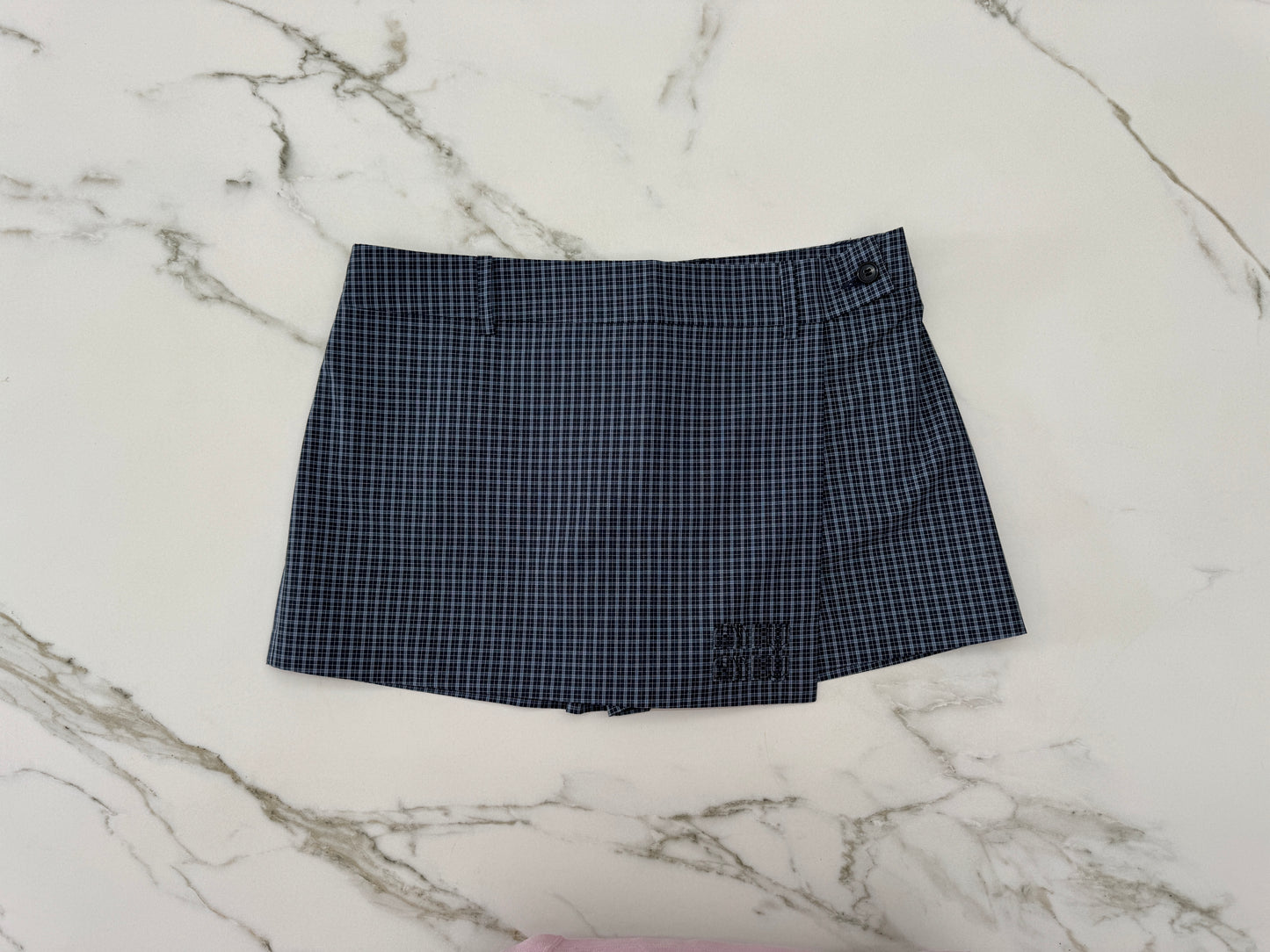 MIU MIU 26SS灰藍格紋短裙褲