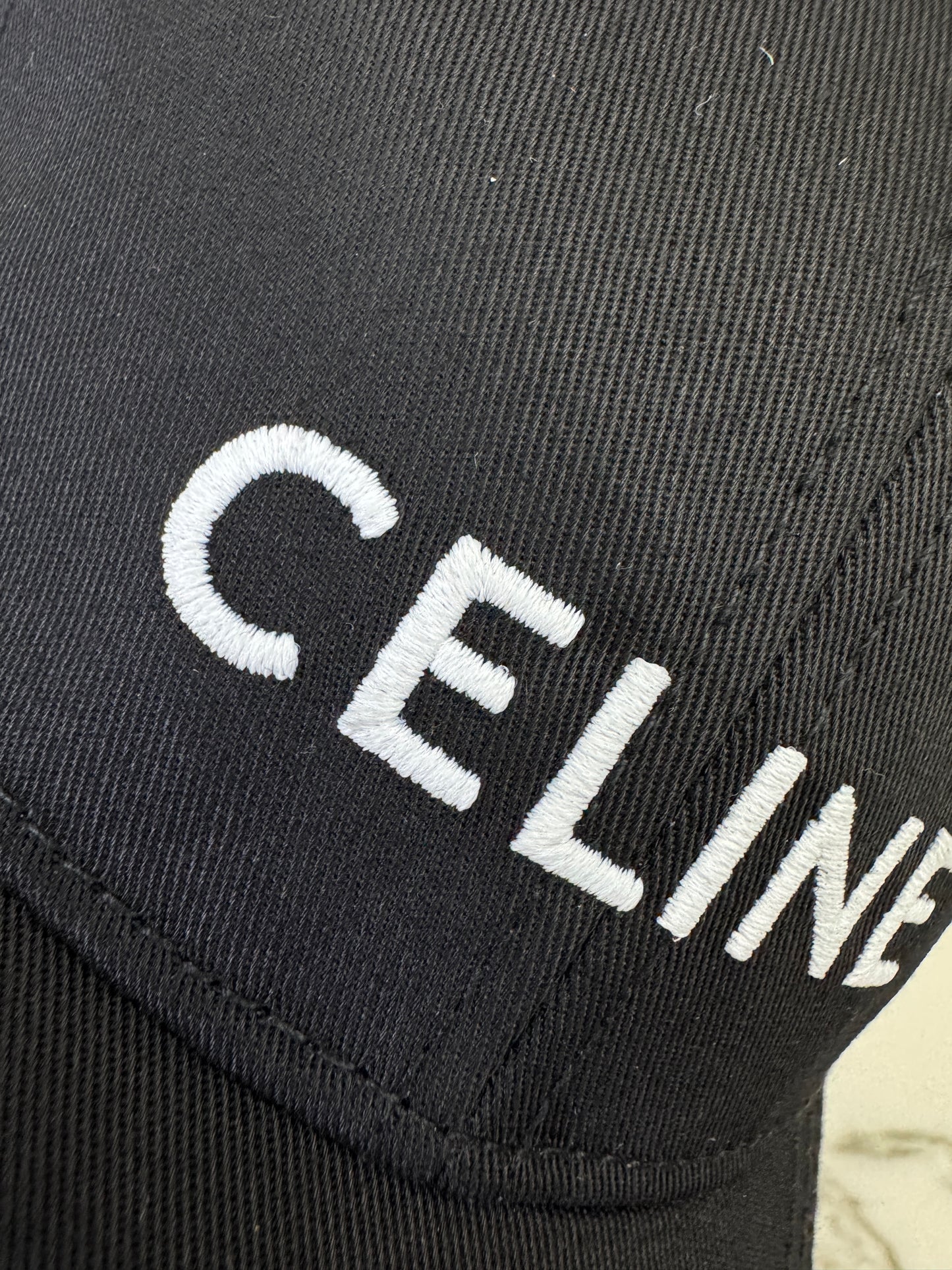 CELINE 字母鴨舌帽