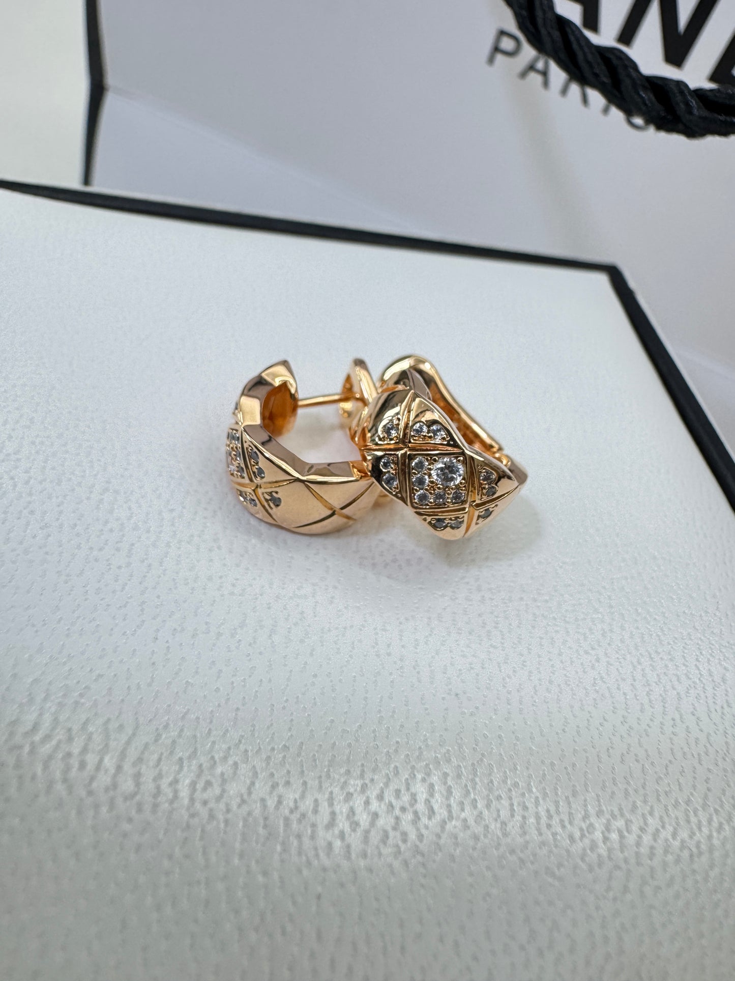 CHANEL Coco Crush 碎鑽耳環 玫瑰金