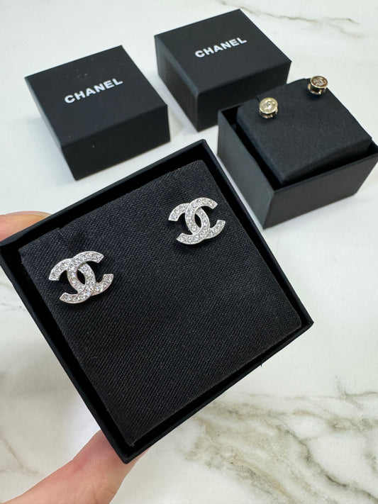 CHANEL 銀色水鑽 Mini耳釘