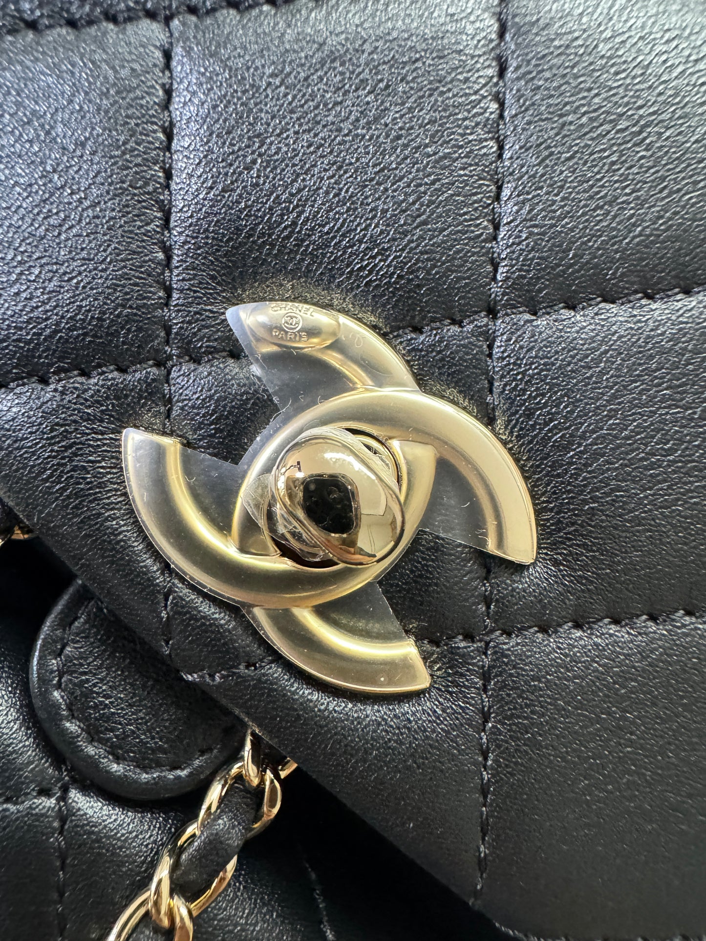 CHANEL Duma 胎牛皮 黑色 Small