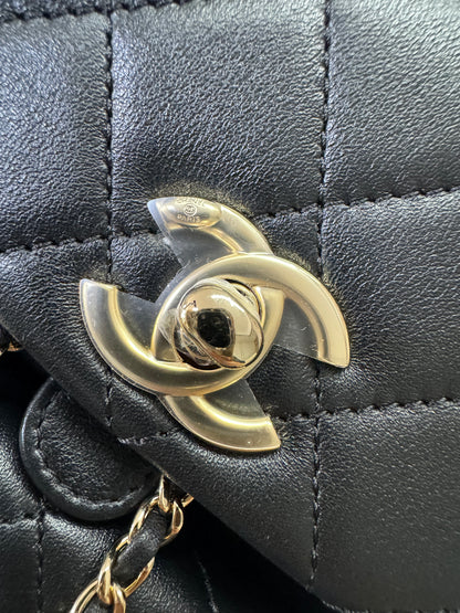CHANEL Duma 胎牛皮 黑色 Small
