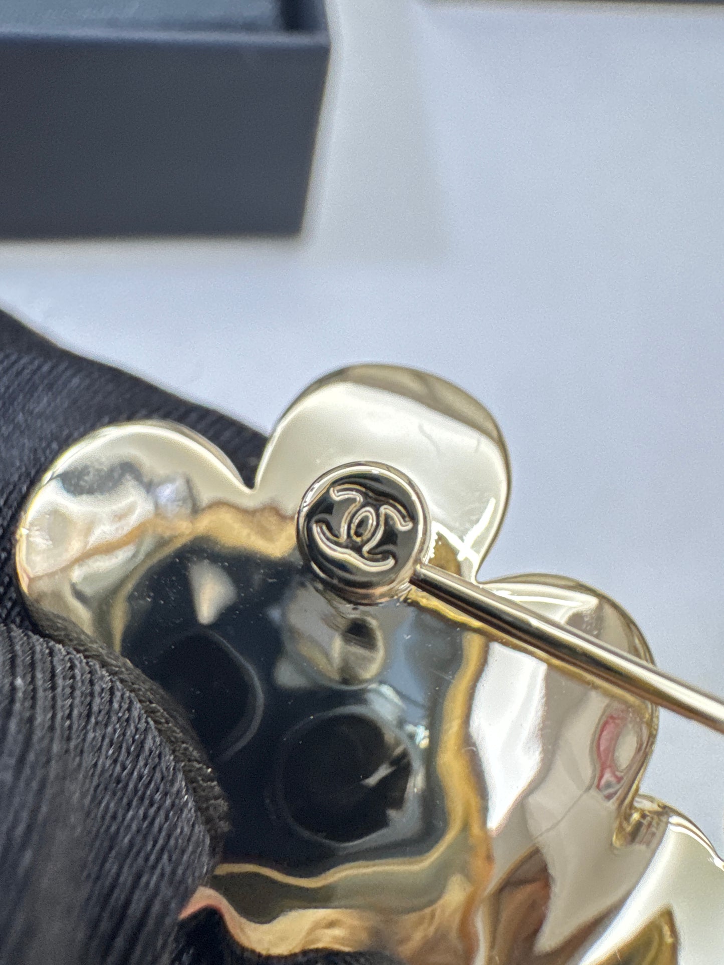 CHANEL 26C 牛仔花胸針