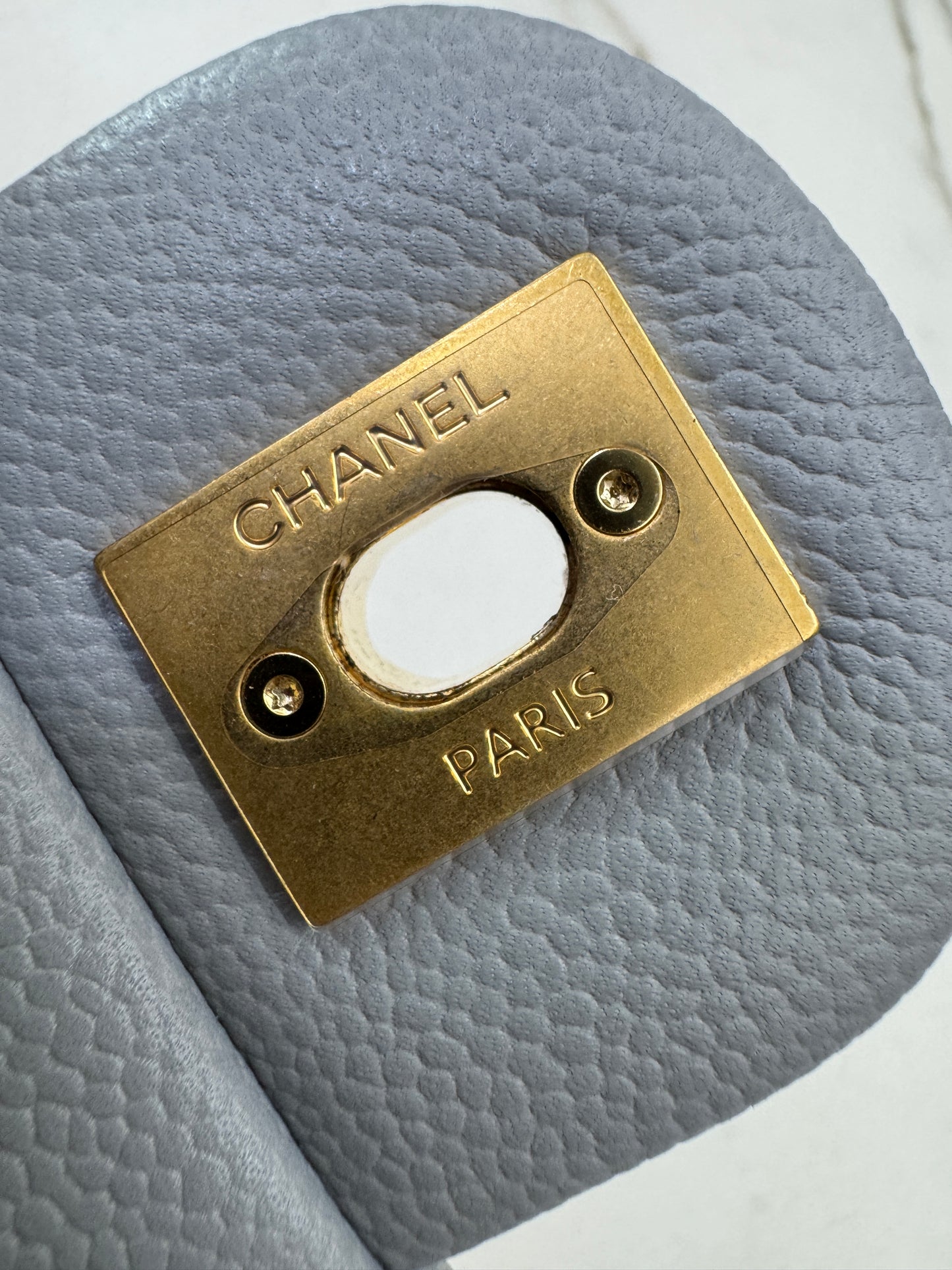 CHANEL 愛心金球 灰色 Mini Flap Bag 20cm
