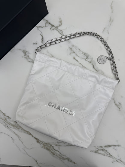 CHANEL 22Bag Small 白銀