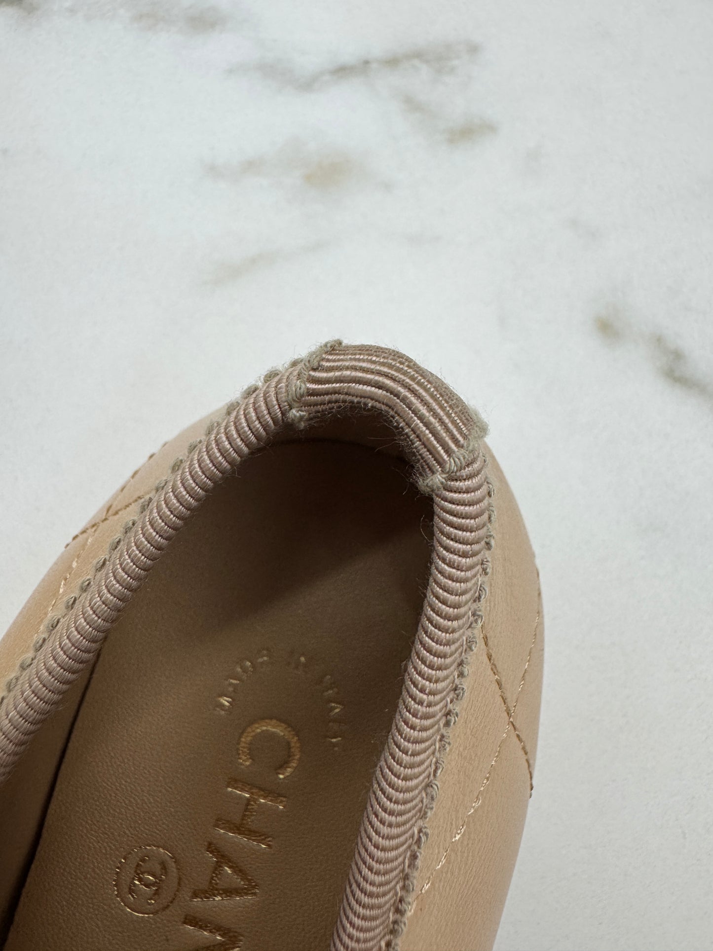 CHANEL Cambon Ballet Flats 杏拼黑 Beige