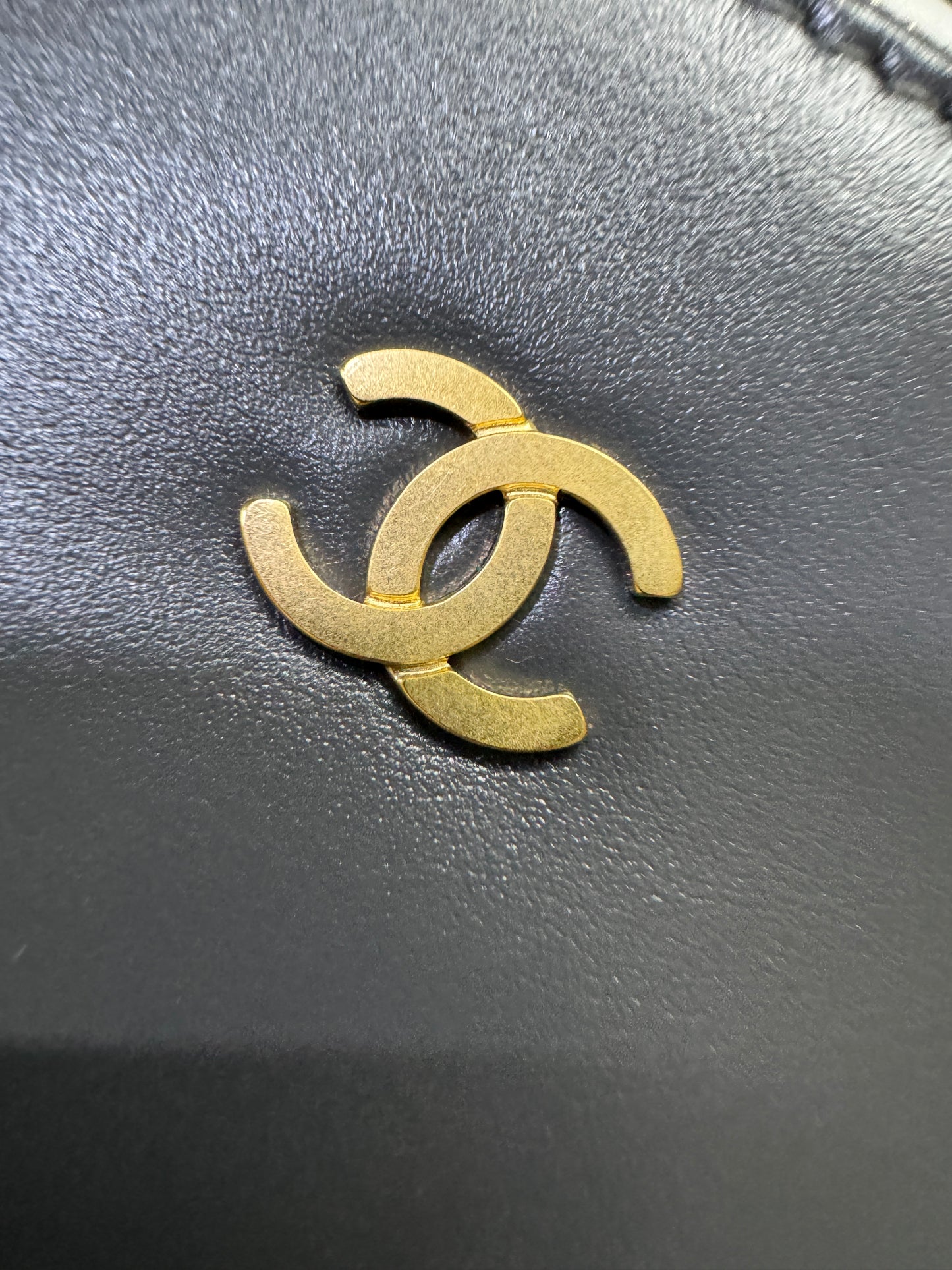 CHANEL 22Bag 小號 深灰色
