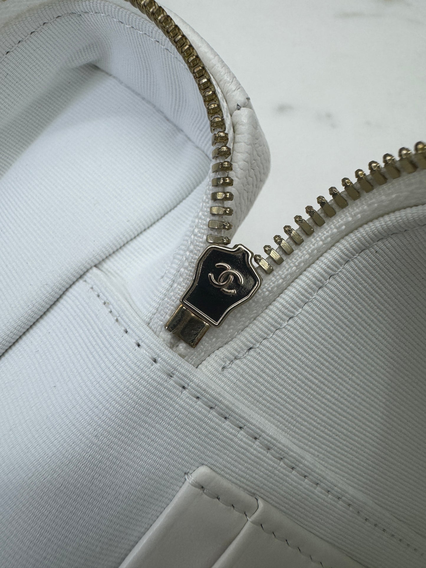 CHANEL 25C LP盒子包 白色 Vanity