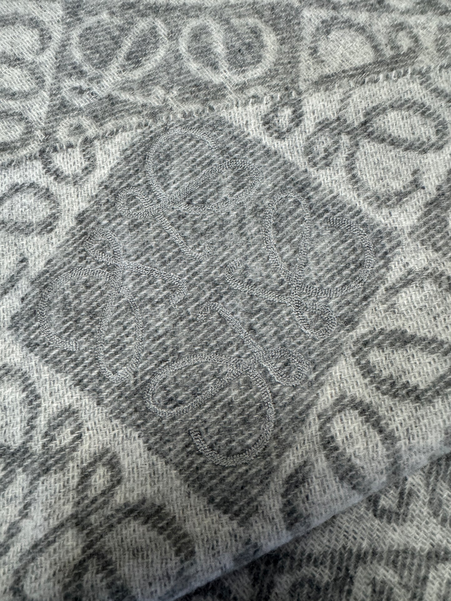 LOEWE Scarf 淺灰 3D Logo 180cm