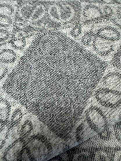 LOEWE Scarf 淺灰 3D Logo 180cm