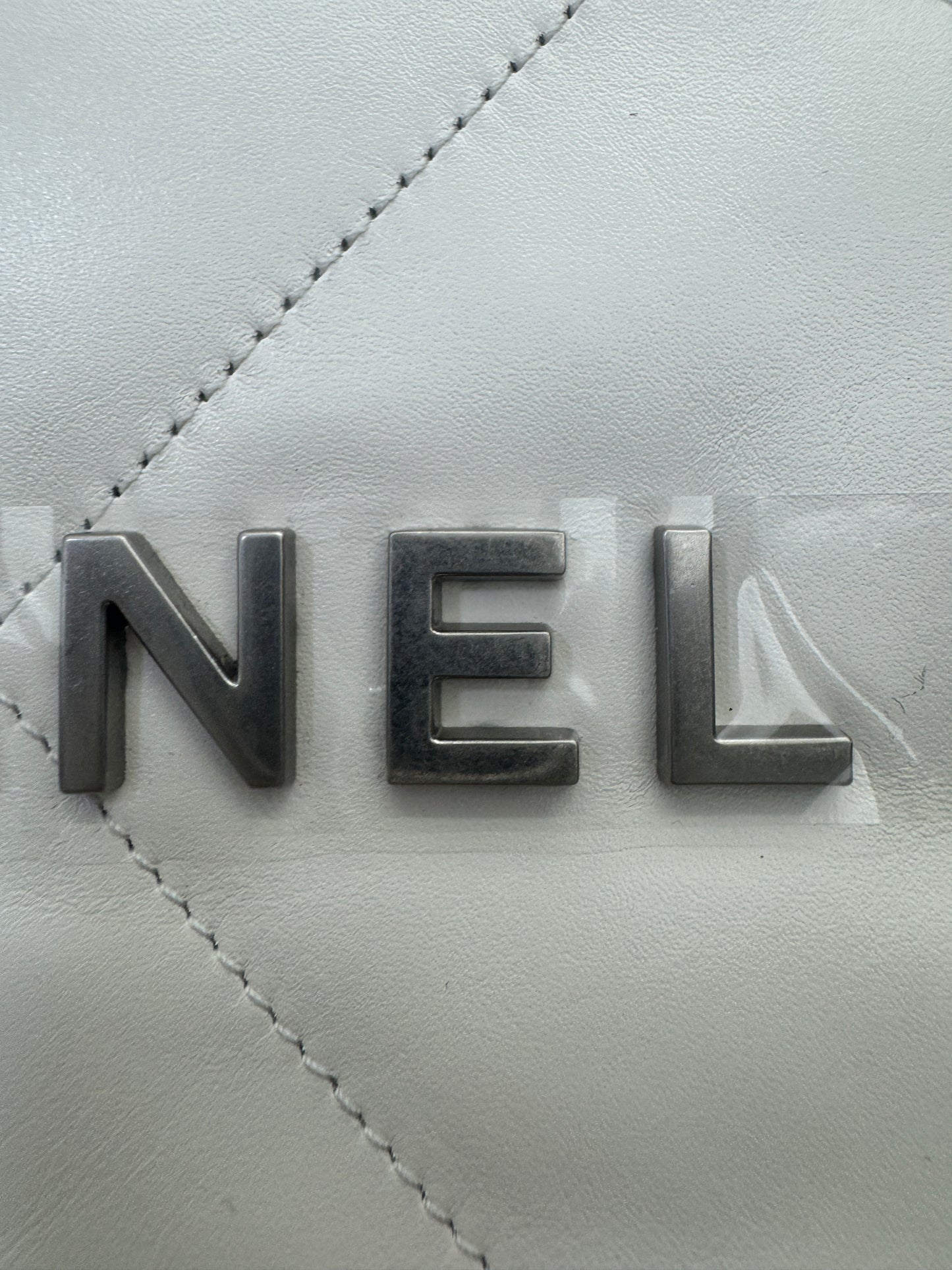 CHANEL 22Bag Small 白銀