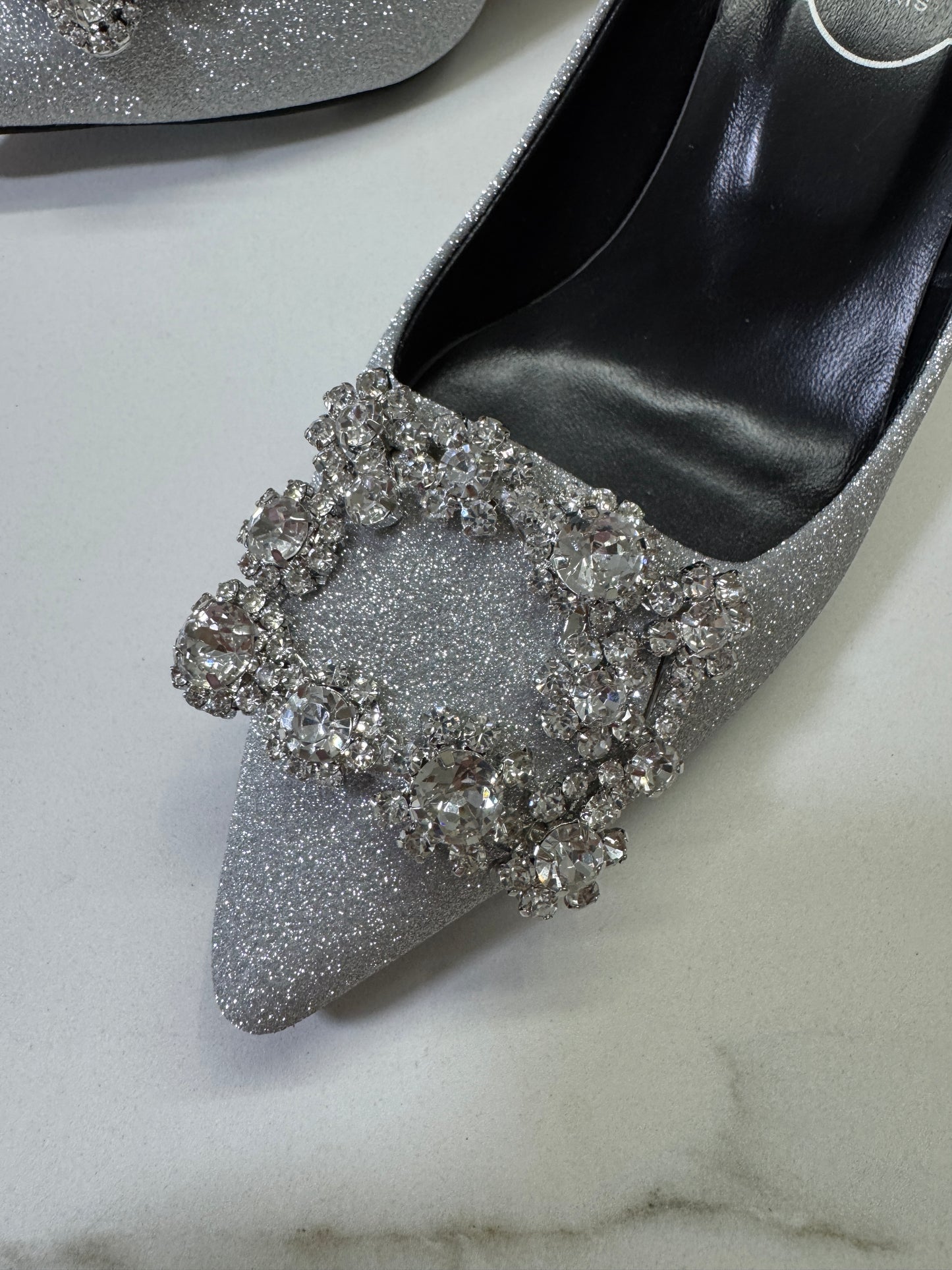 RV 銀色細閃 鑽扣高跟鞋 6cm