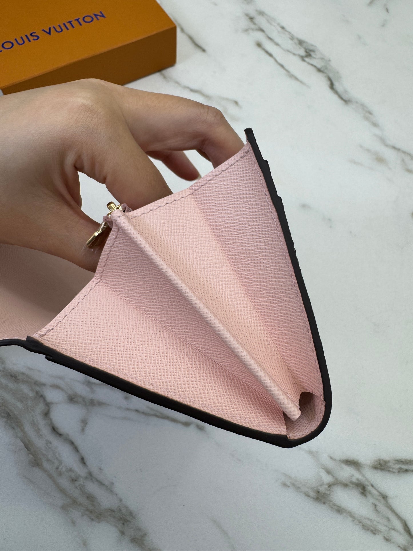 LV Sarah Wallet Rose Ballerine