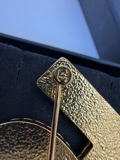 CHANEL 牛仔5號 胸針