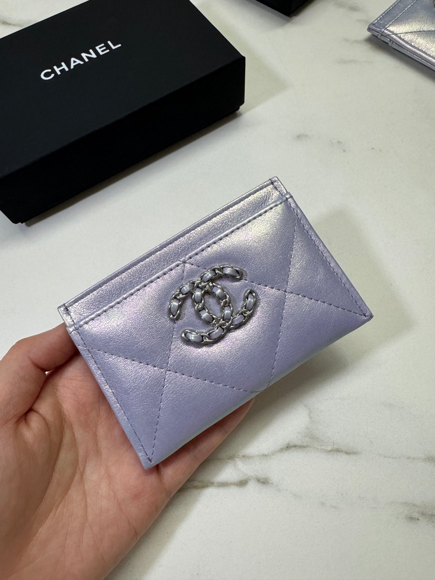 CHANEL 19卡包 22P人魚姬幻彩紫