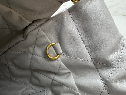 CHANEL Mini 22 Bag 25P淺灰色 新版磁吸扣