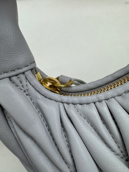 MIU MIU Wander Small 霧霾藍