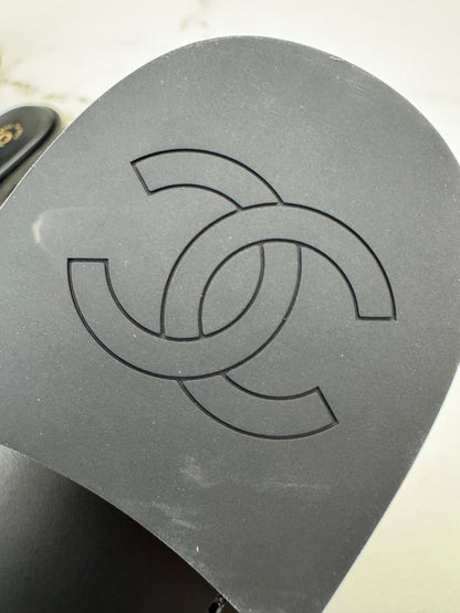 CHANEL 25P水鑽扣樂福Slingback