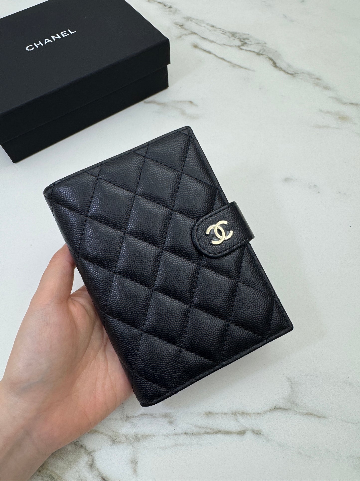 CHANEL Passport Holder 黑金牛 Black Caviar Calfskin