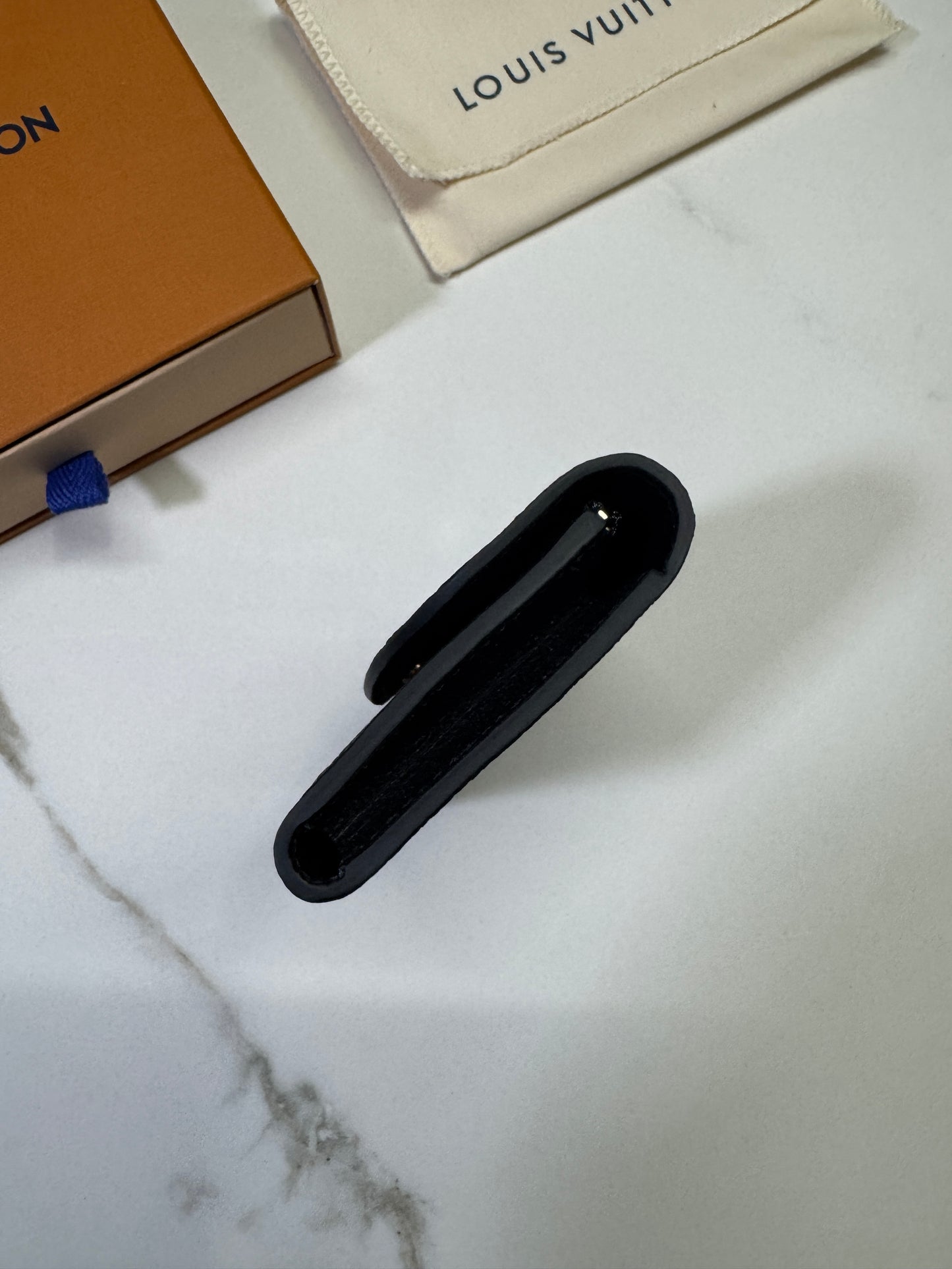 LV Rosalie 黑色全皮壓花零錢包