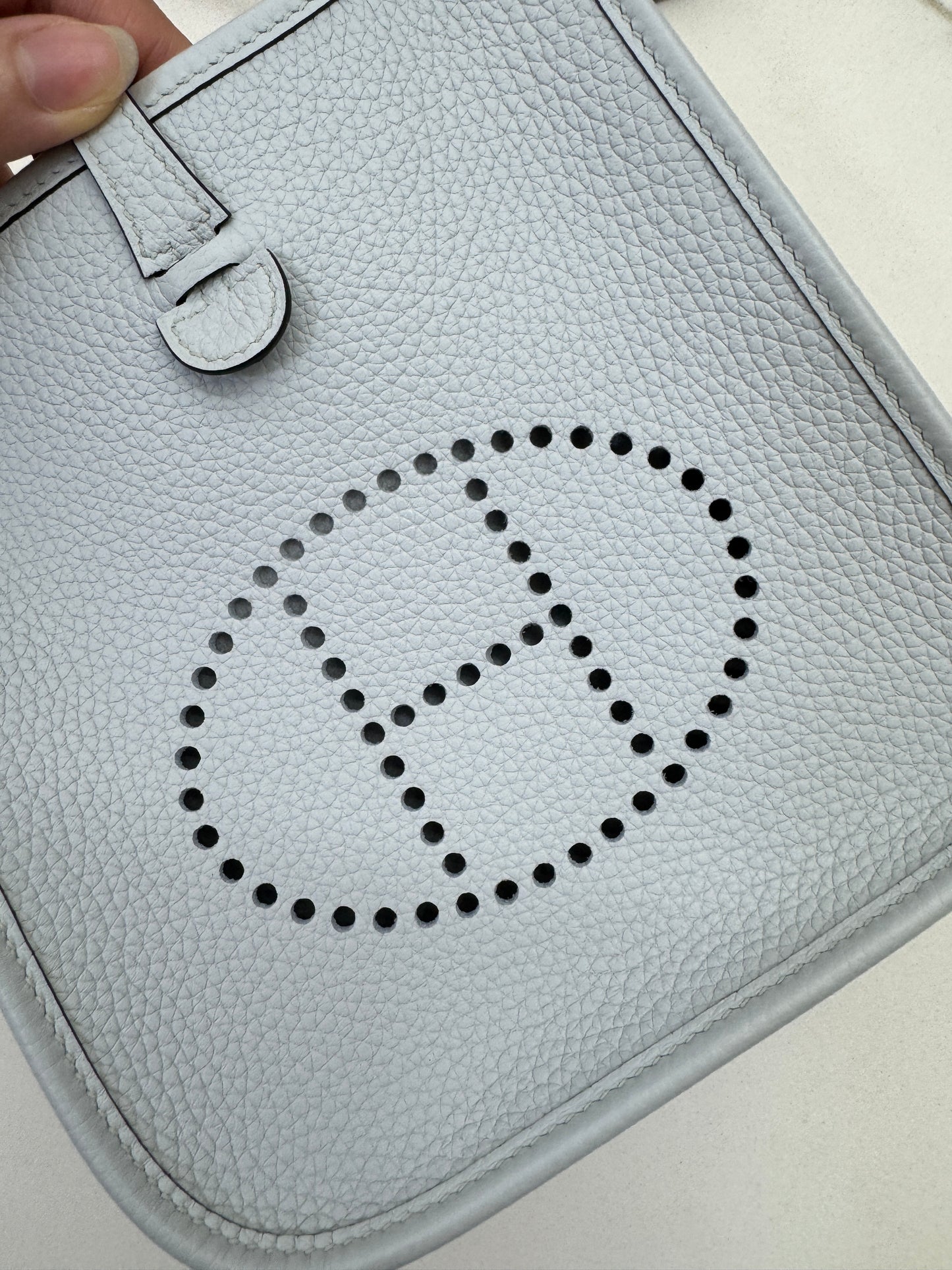 HERMES Mini Evelyne 霧霾藍銀扣 T0 Bleu Brume PHW