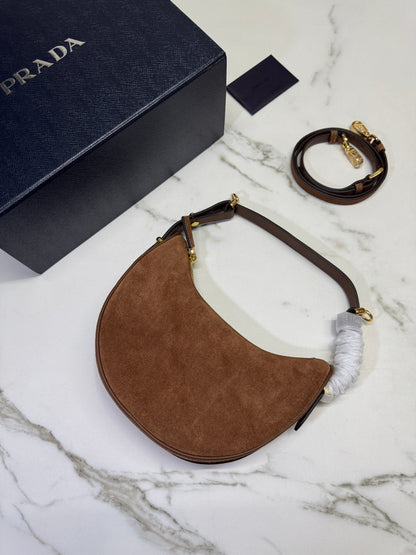 PRADA 半月包 麂皮棕色