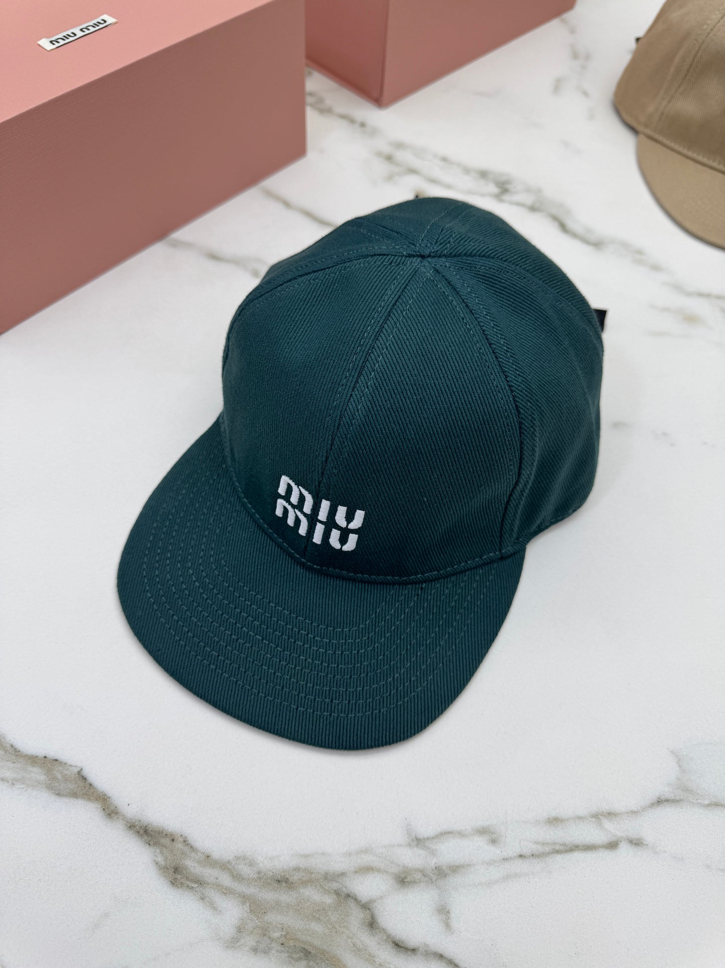 MIU MIU 軟頂鴨舌帽