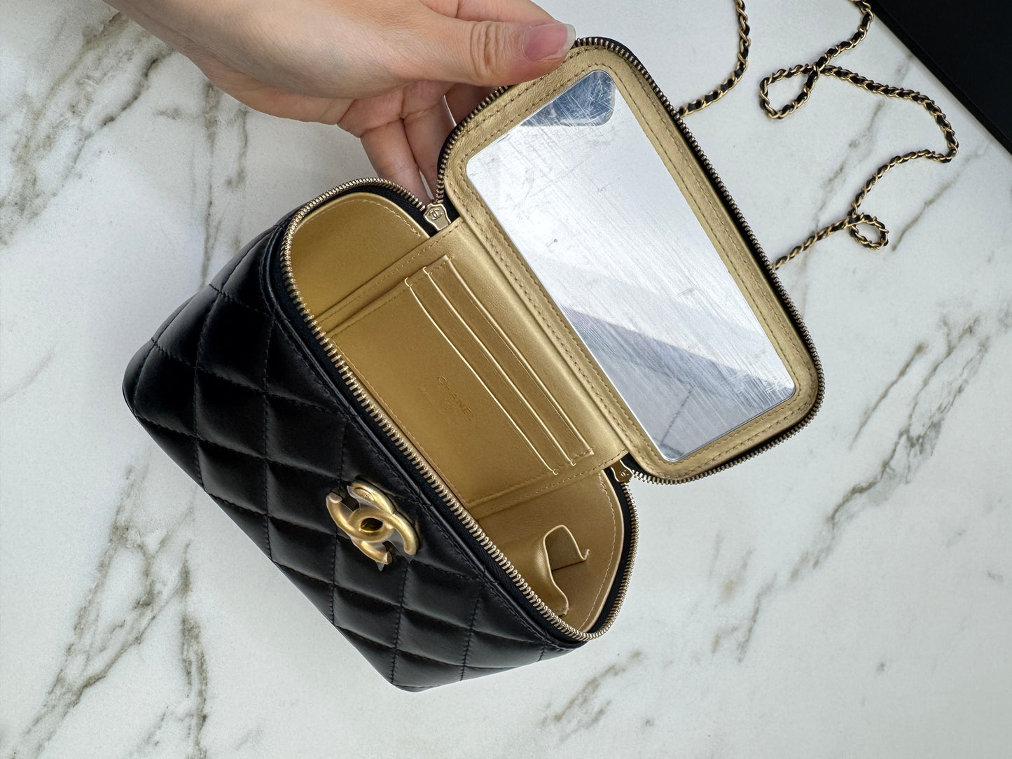 CHANEL 25S 雙金珠長盒子 Vanity