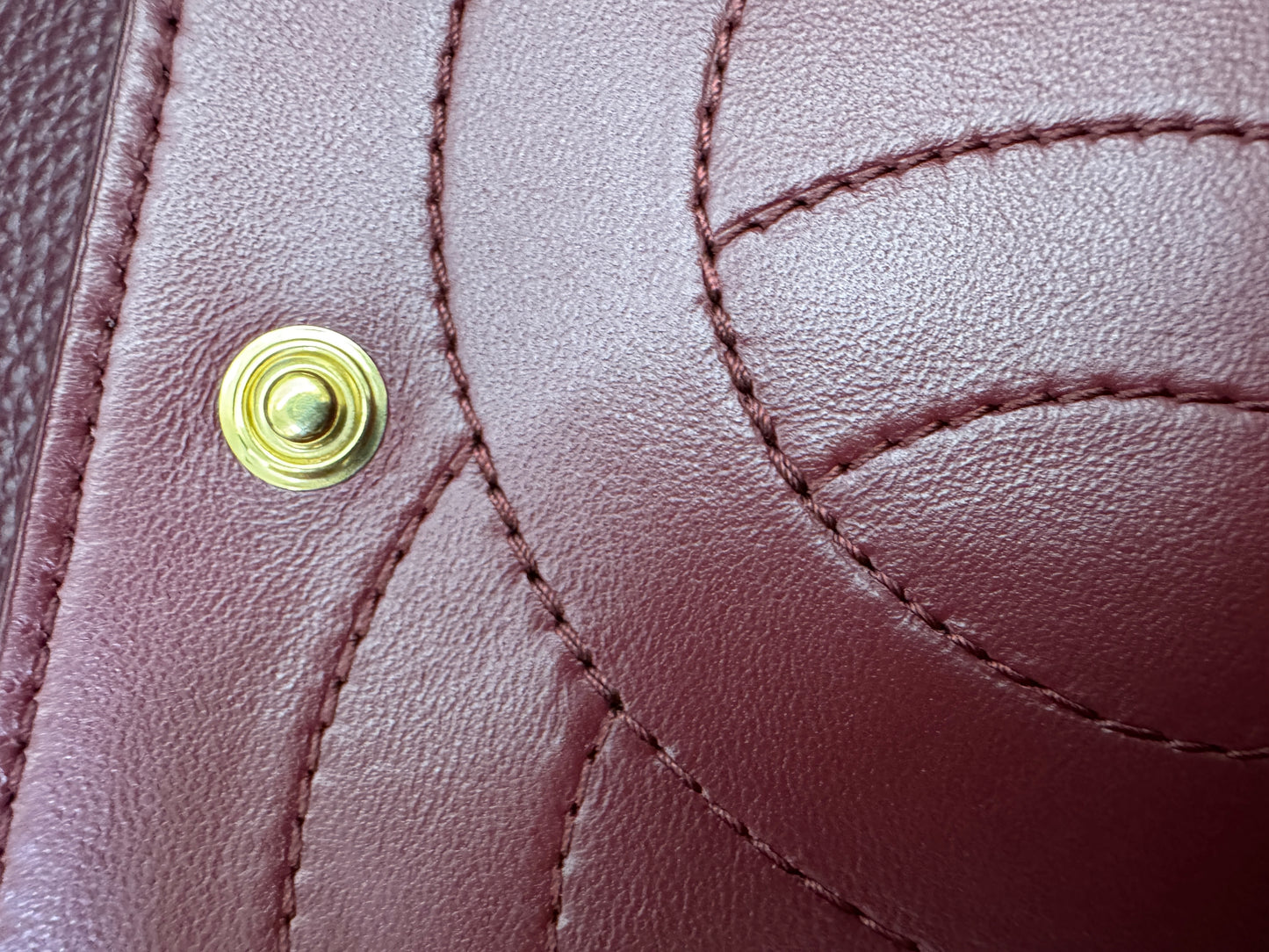 CHANEL 26S Maxi Flap Bag Small 酒紅色金扣 Burgundy GHW