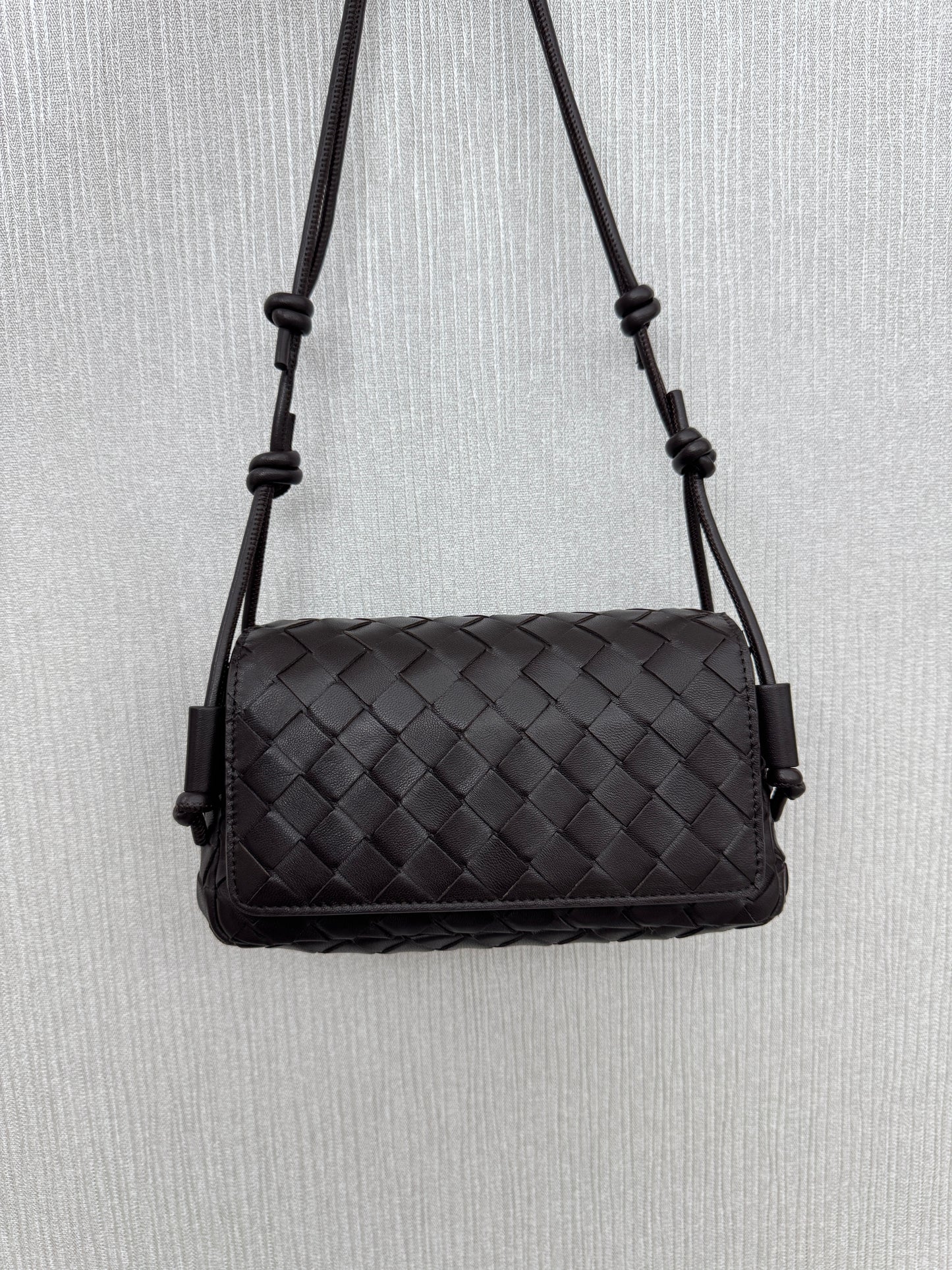 BV Notturno Foundant 黑棕色